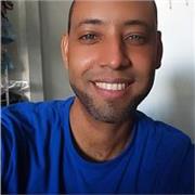 Profesor de Música imparte clases de guitarra y armonía aplicada, didáctica de la música a niños, jóvenes y adultos